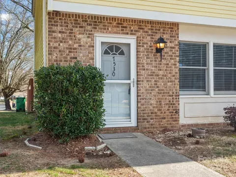 7530 Holly Grove Ct, Charlotte, NC 28227