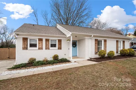 11400 Five Cedars Rd, Charlotte, NC 28226