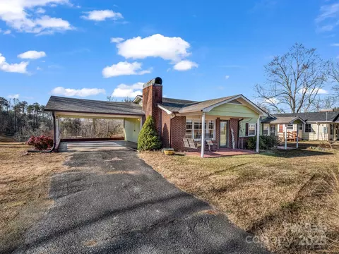 32 Manus Chapel Rd, Mill Spring, NC 28756 photo 2
