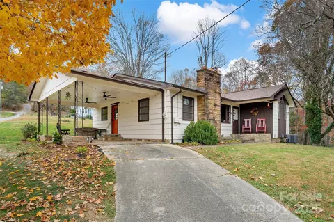 390 Pendley Rd, Spruce Pine, NC 28777