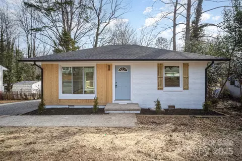 2221 Finchley Dr, Charlotte, NC 28215