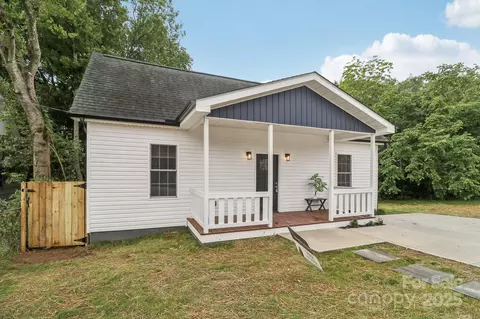 211 Brooklyn Ave, Lancaster, SC 29720 photo 2