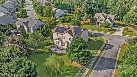 712 Springwood Dr, Waxhaw, NC 28173