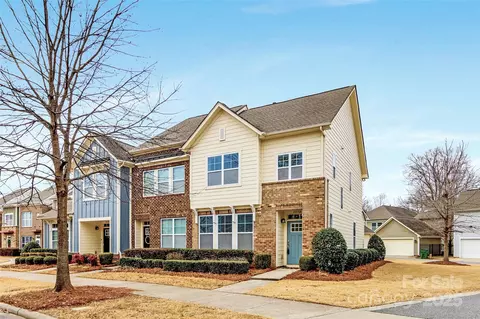 3273 Bending Birch Pl, Charlotte, NC 28206