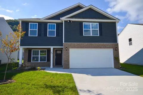 37 Wildbrook Dr, Waynesville, NC 28785