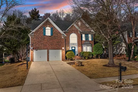 11911 Farnborough Rd, Huntersville, NC 28078