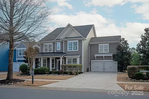 1674 Fairntosh Dr, Fort Mill, SC 29715