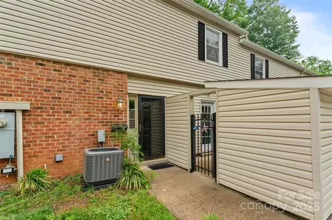 5929 Quail Hollow B Rd #B, Charlotte, NC 28210