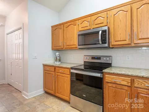 Kitchen - 3867 Azalea Trl, Denver, NC 28037 photo 3 of 6