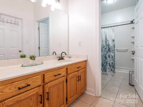 Bath - 3867 Azalea Trl, Denver, NC 28037 photo 1 of 3