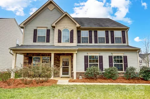 2727 Cypress Oak Ln, Gastonia, NC 28056