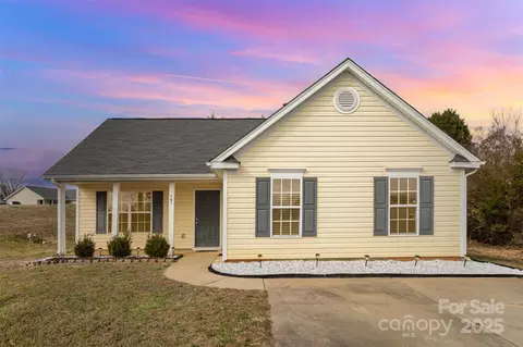 101 Arbridge Ct, Mount Holly, NC 28120