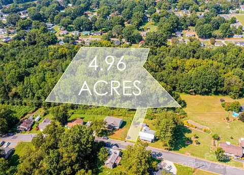 204 W 10th St, Newton, NC 28658