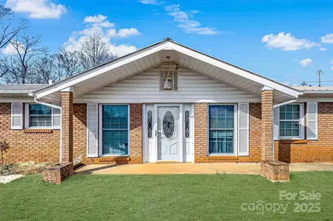 235 Cherokee Way, Marion, NC 28752