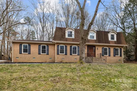 415 Trafalgar Pl, Matthews, NC 28105