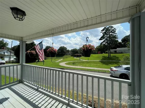 Exterior - 516 Washington St, Cramerton, NC 28032 photo 1 of 2