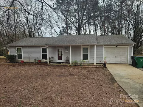 9012 Bremerton Ct, Charlotte, NC 28227