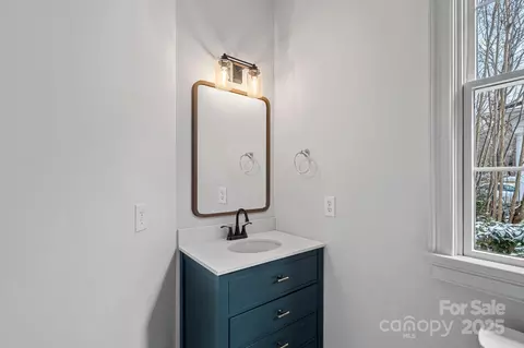 Bath - 357 Magnolia St, Davidson, NC 28036 photo 4 of 10