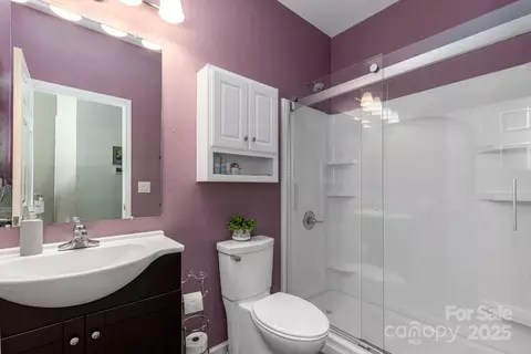 Bath - 77 Stratford Pl, Sylva, NC 28779 photo 2 of 3