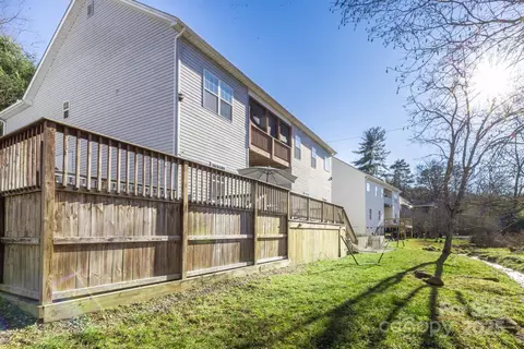 Exterior - 77 Stratford Pl, Sylva, NC 28779 photo 5 of 8