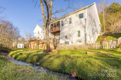 Exterior - 77 Stratford Pl, Sylva, NC 28779 photo 1 of 8