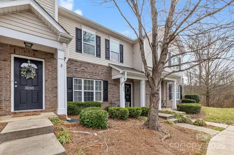 3028 Summerfield Ridge Ln, Matthews, NC 28105