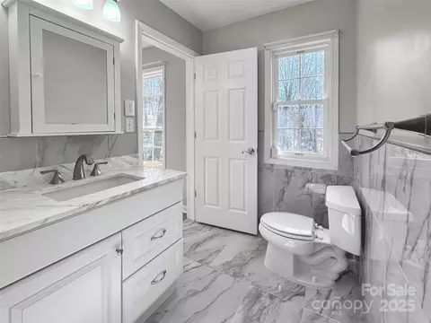 Bath - 235 Loop Rd, Clyde, NC 28721 photo 3 of 4