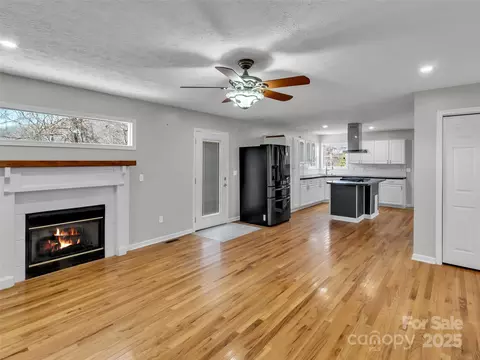Living - 235 Loop Rd, Clyde, NC 28721 photo 2 of 3