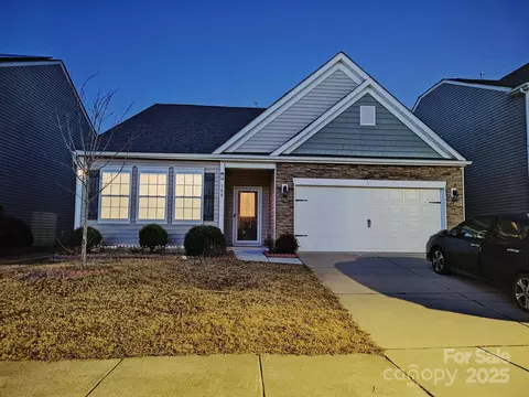 164 N Cromwell Dr, Mooresville, NC 28115