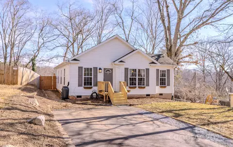 7 Spring Dr, Asheville, NC 28806
