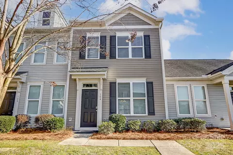 104 N Canyon Ridge Dr, Mount Holly, NC 28120