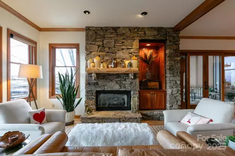 61 Spring Rock A4 Rd #A/4, Burnsville, NC 28714