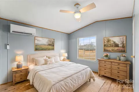 Bedroom - 499 Indian Hill Rd, Olin, NC 28660 photo 4 of 6