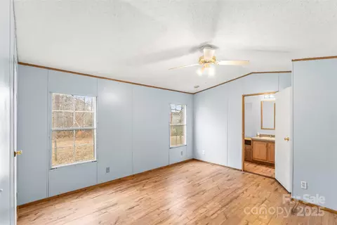 Bedroom - 499 Indian Hill Rd, Olin, NC 28660 photo 3 of 6