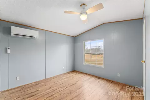 Bedroom - 499 Indian Hill Rd, Olin, NC 28660 photo 5 of 6