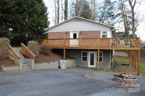 421 Wedgewood Se Pl SE, Lenoir, NC 28645