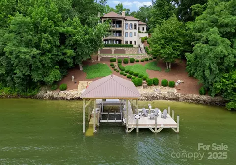 296 Windemere Isle Rd, Statesville, NC 28677