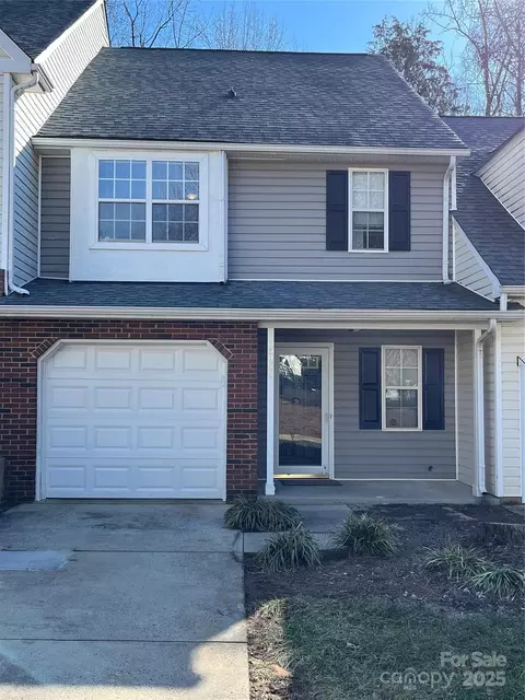 5956 Prescott Ct, Charlotte, NC 28269