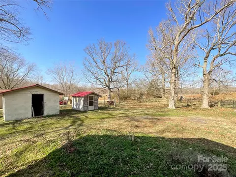 Exterior - 6523 Prospect Rd, Monroe, NC 28112 photo 6 of 10