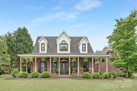 3300 Chancellor Ln, Monroe, NC 28110
