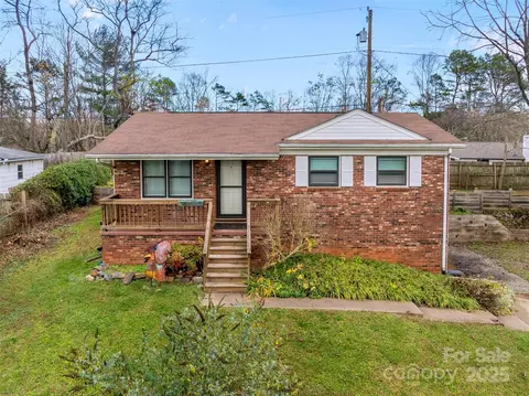 4 Nina St, Asheville, NC 28804