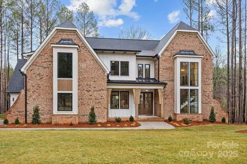 3945 Ostler Ct, Lancaster, SC 29720