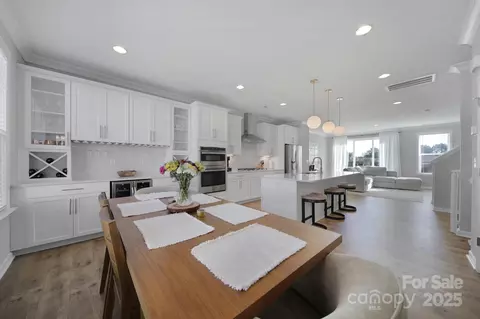 14139 Loyola Ridge Dr, Charlotte, NC 28277