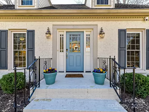 2410 Hopecrest Dr, Charlotte, NC 28210