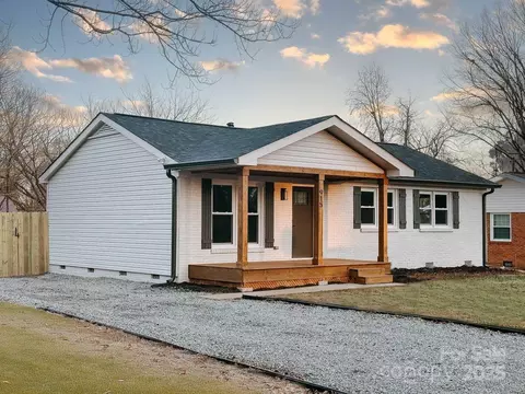 915 Tilden Rd, Charlotte, NC 28214