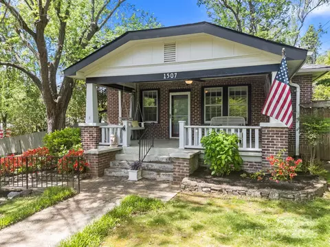 1507 Druid Hills Ave, Hendersonville, NC 28791