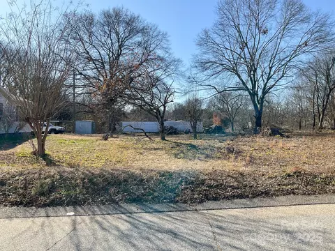 302 Morgan St # A, Greer, SC 29651