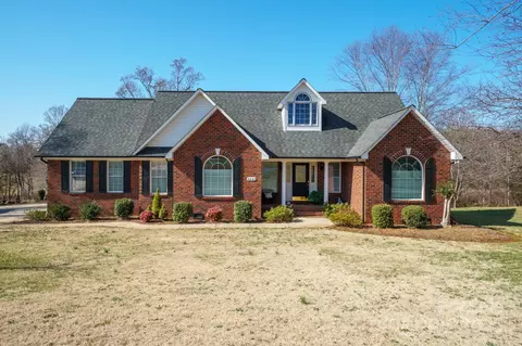 2442 Carriage Ln, Lincolnton, NC 28092
