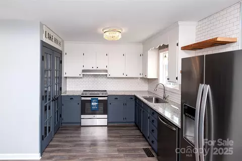 22013 Torrence Chapel Rd, Cornelius, NC 28031 photo 11