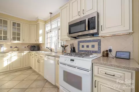 Kitchen - 610 2nd Nw Ave NW, Conover, NC 28613 photo 2 of 2